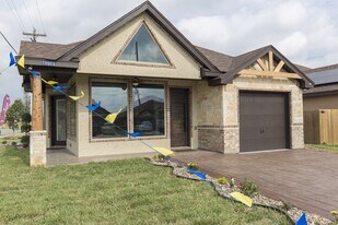 10903 N 29th Ln in McAllen, TX - Building Photo