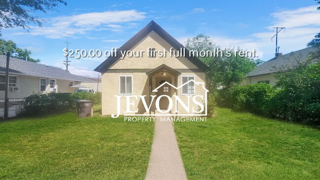 property at 713 N 6th St