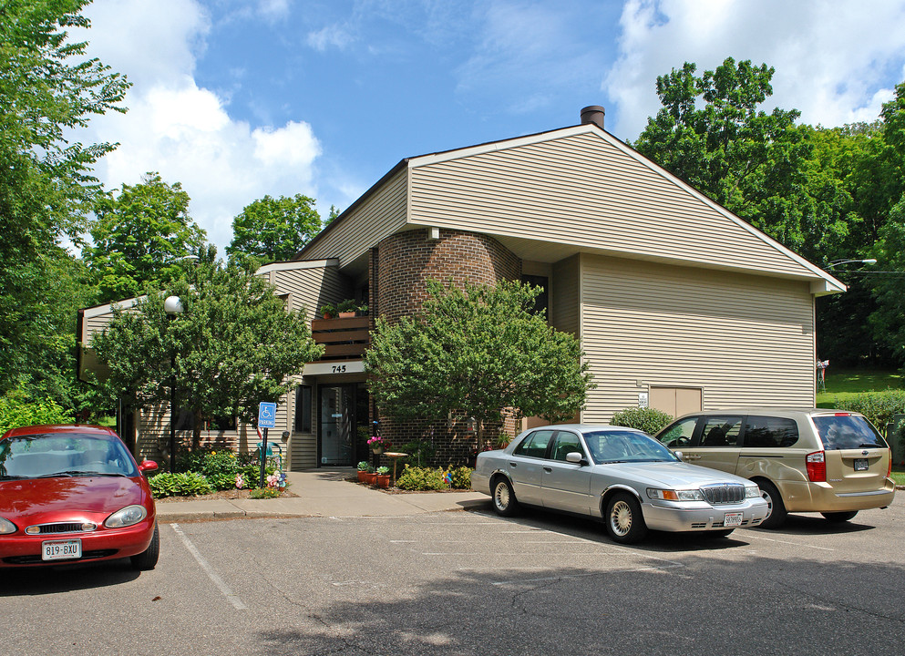 Glen Park Manor in Glenwood City, WI - Foto de edificio