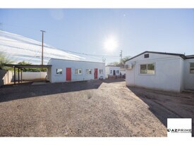 2537 E Willetta St in Phoenix, AZ - Building Photo