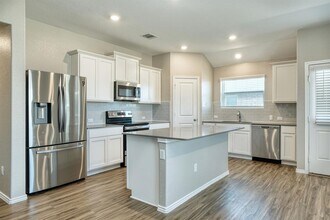 111 Mountain Maple St in Hutto, TX - Building Photo - Building Photo