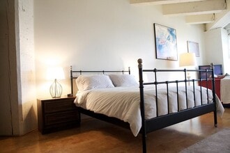 1420 NW Lovejoy St, Unit 419 in Portland, OR - Building Photo - Building Photo