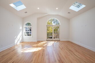 219 Columbia Ave in Jersey City, NJ - Building Photo - Building Photo