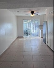 1155 Delphinium St, Unit B in Red Bluff, CA - Foto de edificio - Building Photo