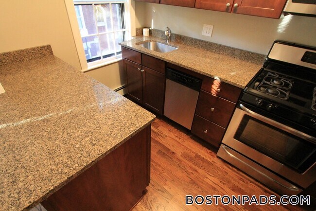 26 Fayette St, Unit 2 in Boston, MA - Building Photo - Building Photo