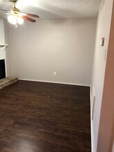 921 NW Summercrest Blvd-Unit -1 in Burleson, TX - Foto de edificio - Building Photo