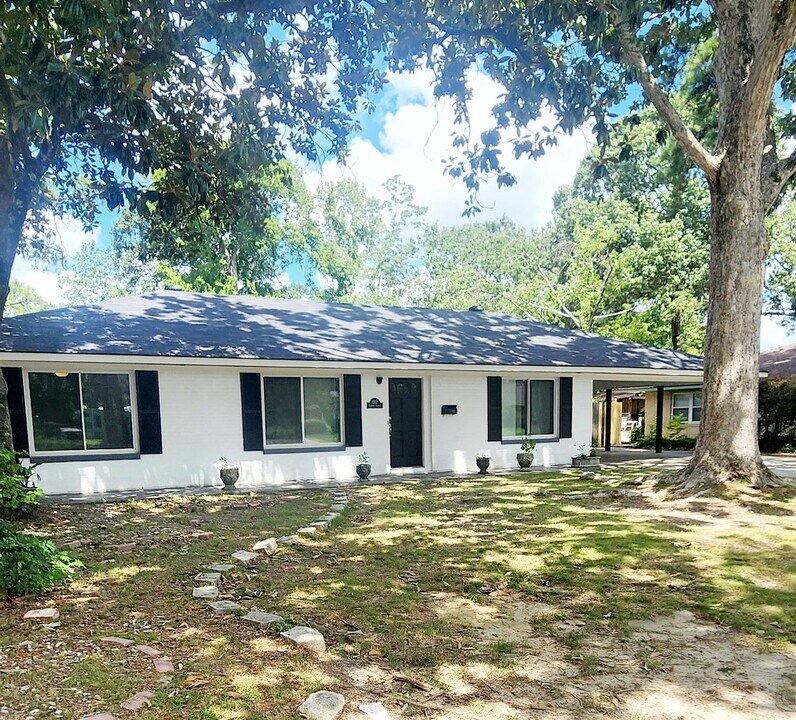 1312 Frances Harriet Dr in Baton Rouge, LA - Building Photo