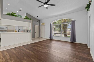 211 Timberpark Dr in Davenport, FL - Building Photo - Building Photo