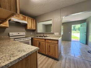 1064 Madison Ave in Daytona Beach, FL - Building Photo - Building Photo