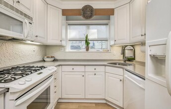 5209 Sangamore Rd in Bethesda, MD - Building Photo - Building Photo