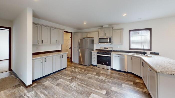 164 Northwest Dr in Bismarck, ND - Building Photo