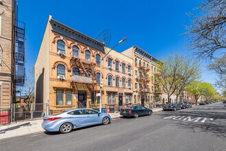 593 Quincy St in Brooklyn, NY - Foto de edificio - Building Photo