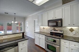 5101 Cavendish Dr in Corpus Christi, TX - Building Photo - Building Photo