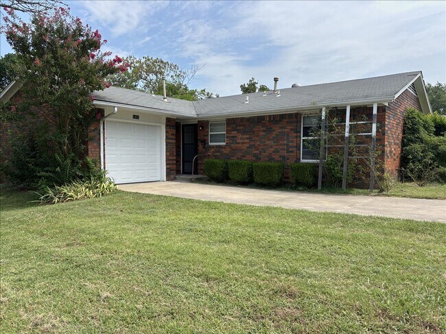 1403 E University Ave in Sapulpa, OK - Building Photo - Building Photo