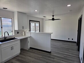 4728 Katrina Pl in Palmdale, CA - Building Photo - Building Photo