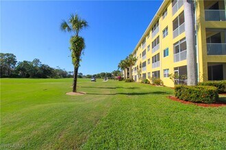 6820 Sterling Greens Dr in Naples, FL - Building Photo - Building Photo