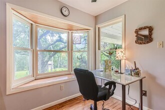 6804 Vine St in Austin, TX - Building Photo - Building Photo
