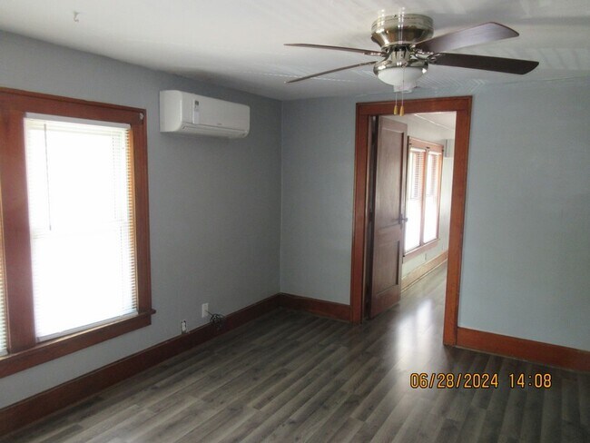 919 W 8th St, Unit B in Anderson, IN - Building Photo - Building Photo