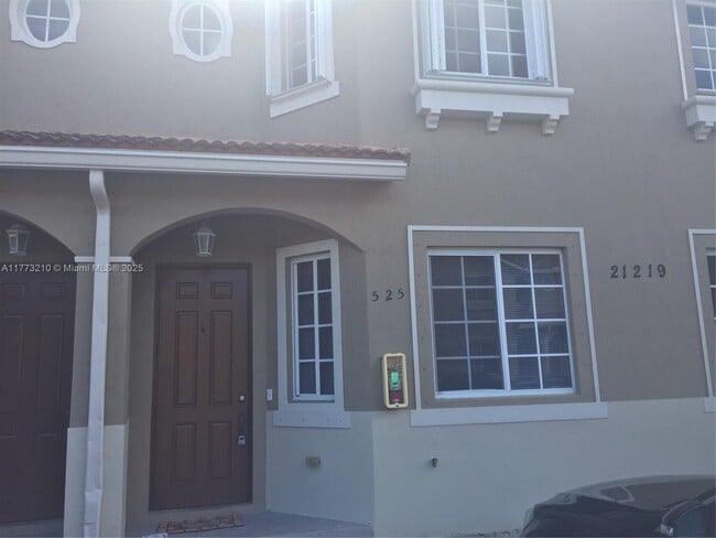 21219 NW 14th Pl in Miami, FL - Building Photo - Building Photo