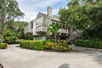 110 Amy Ann Ln in Vero Beach, FL - Building Photo - Building Photo
