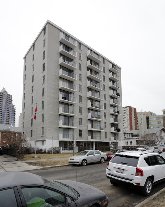 Stratton Oaks in Calgary, AB - Building Photo