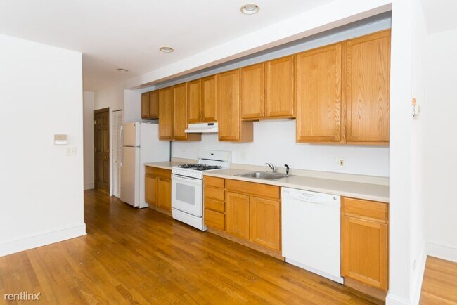 5934 N Winthrop Ave-Unit -Unit 2W in Chicago, IL - Building Photo - Building Photo