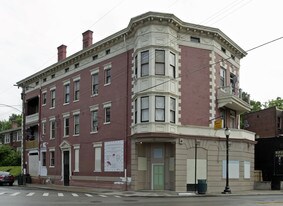 3570 Montgomery Rd in Cincinnati, OH - Building Photo