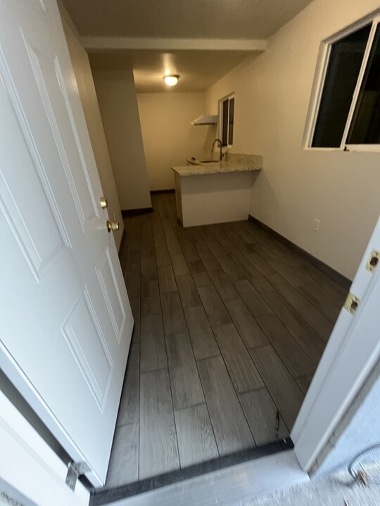 199 E 36th St in Los Angeles, CA - Building Photo