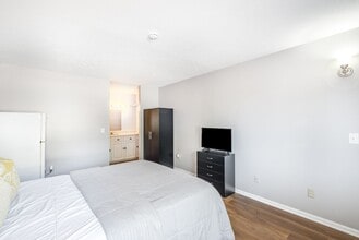 Studio 48 Apartments in La Vergne, TN - Building Photo - Interior Photo