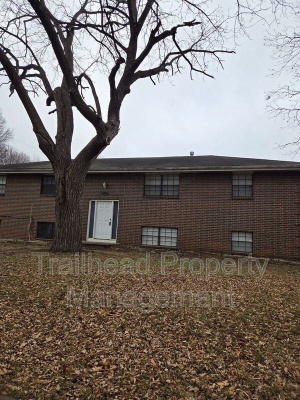 13121 6 St in Grandview, MO - Building Photo - Building Photo