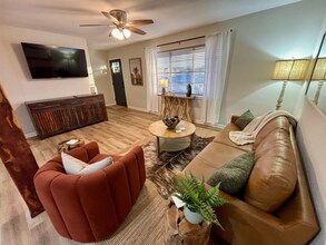 1528 E Devine St in Tyler, TX - Foto de edificio - Building Photo