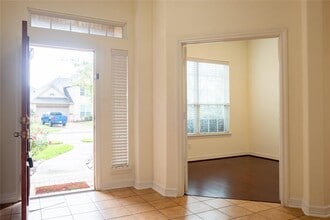5410 Valley Country Ln in Sugar Land, TX - Building Photo - Building Photo