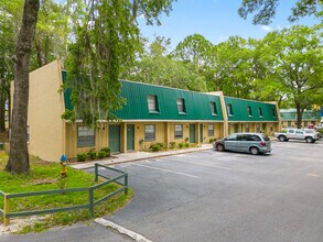 Deerwood Apartments in Gainesville, FL - Building Photo - Building Photo