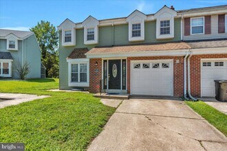110 Downing Ct in Mount Laurel, NJ - Building Photo - Building Photo