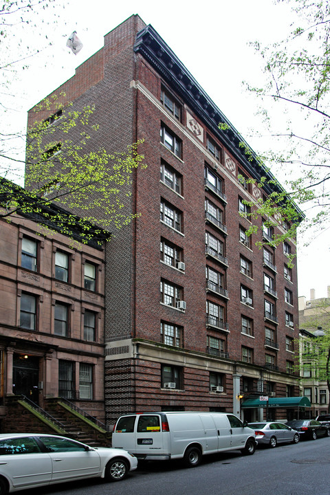 320 W 87th St in New York, NY - Building Photo