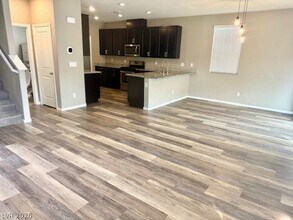 2929 Tranquil Brook Ave in Henderson, NV - Building Photo - Building Photo