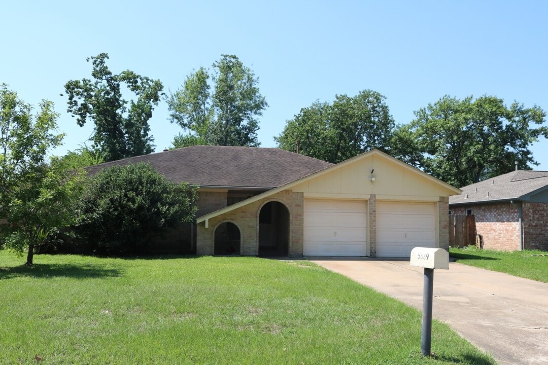 5339 Lincoln Town Dr in Katy, TX - Building Photo