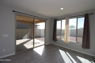 5658 N 88th Ln in Glendale, AZ - Foto de edificio - Building Photo