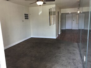 3221 NW 14th Ct in Fort Lauderdale, FL - Building Photo - Building Photo