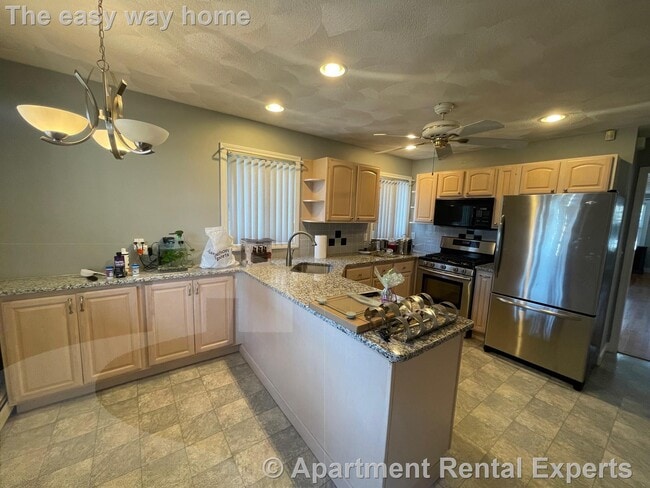 112 Boston Ave, Unit 1