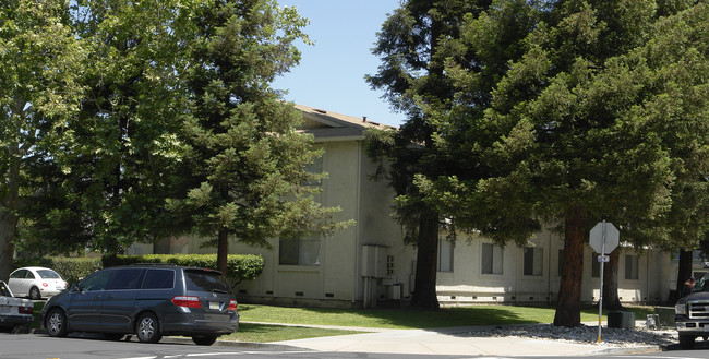 2112 Colfax St in Concord, CA - Building Photo - Building Photo