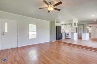 149 Valley Meadows Dr in Springtown, TX - Building Photo - Building Photo