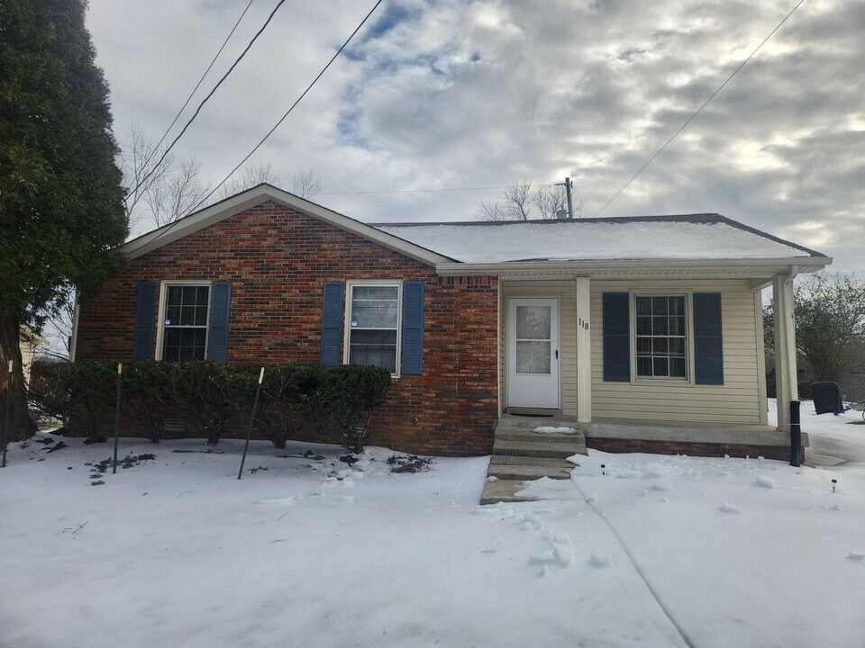 118 Cunningham Pl in Clarksville, TN - Building Photo