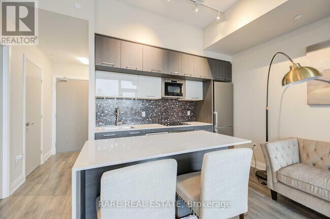 4800 Hwy 7 in Vaughan, ON - Building Photo - Building Photo