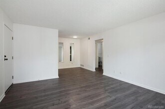 3250 Oneal Cir, Unit J11 in Boulder, CO - Building Photo - Building Photo