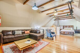 702 Myrtle Ave in El Paso, TX - Building Photo