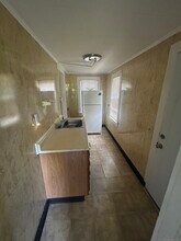 10 Clark St in Danbury, CT - Foto de edificio - Building Photo