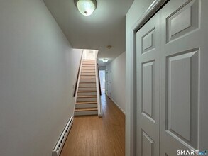 57 Dean St in Stamford, CT - Foto de edificio - Building Photo