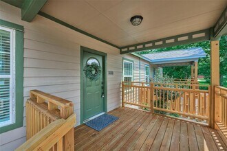 408 Mcphail St in Tomball, TX - Building Photo - Building Photo