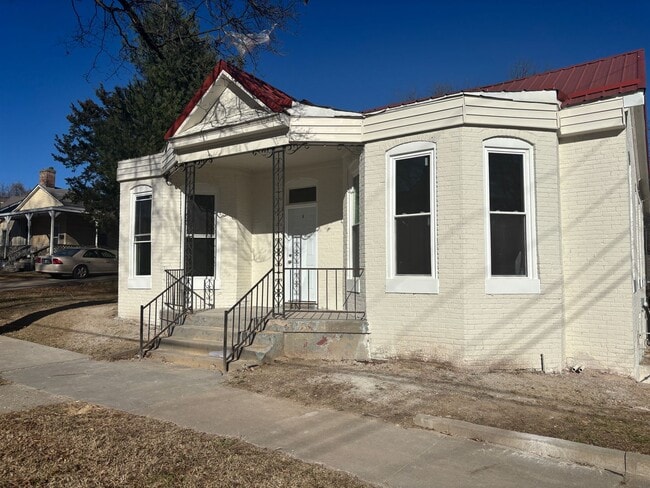 property at 622 7th St